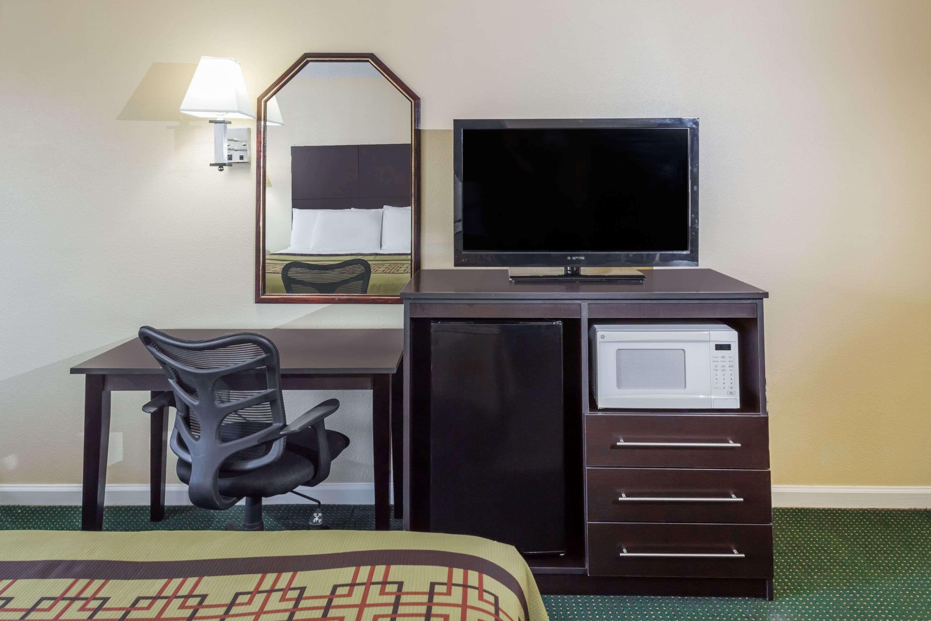 Days Inn By Wyndham Enterprise Extérieur photo