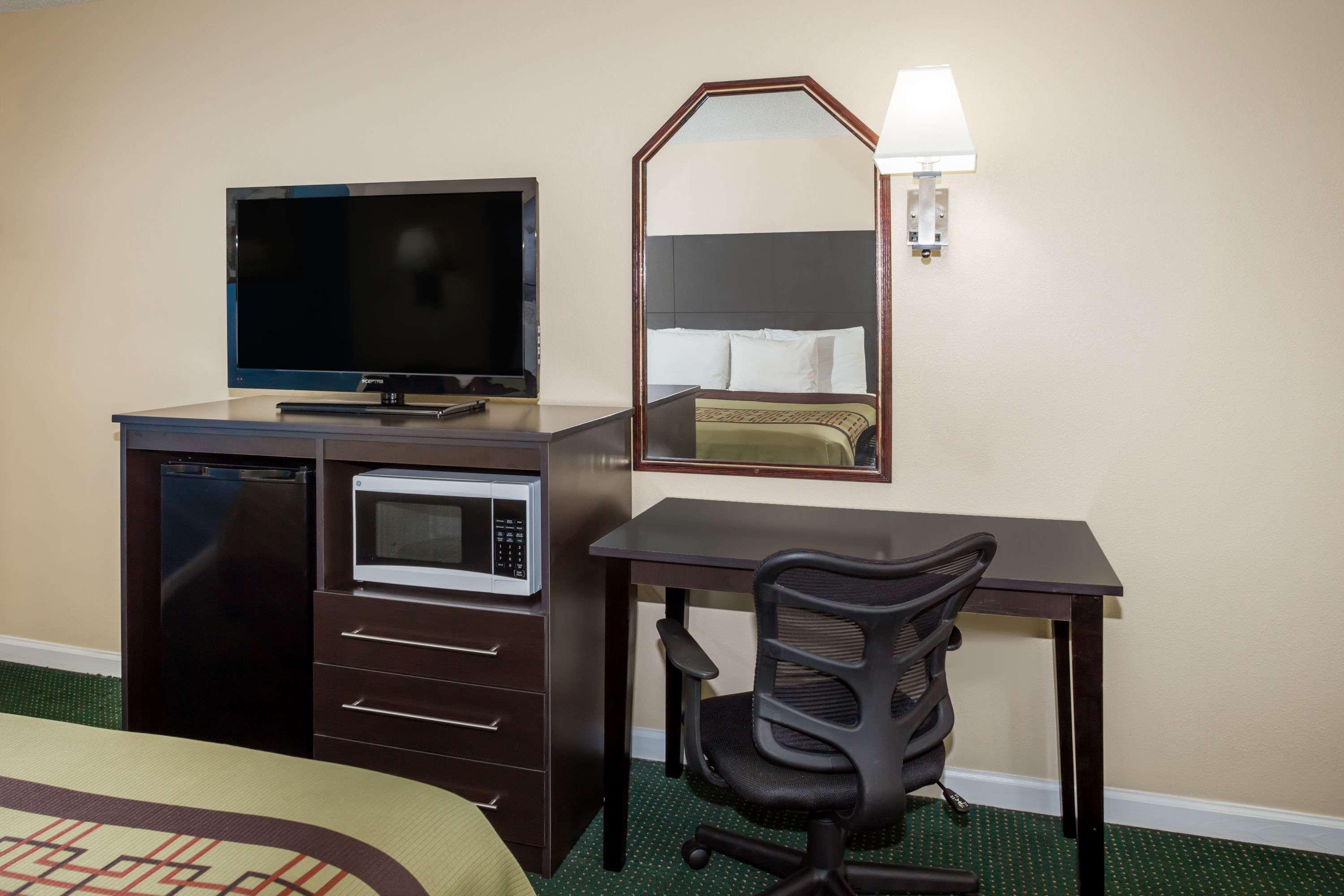 Days Inn By Wyndham Enterprise Extérieur photo
